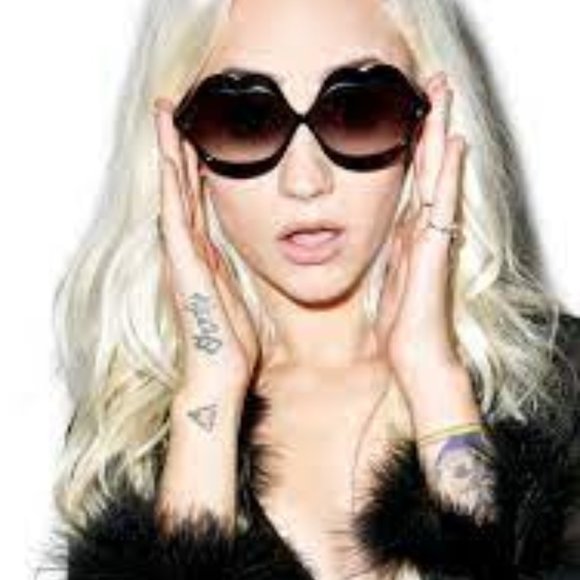 BNIB! Wildfox Lip Service Sunglasses - Picture 5 of 15